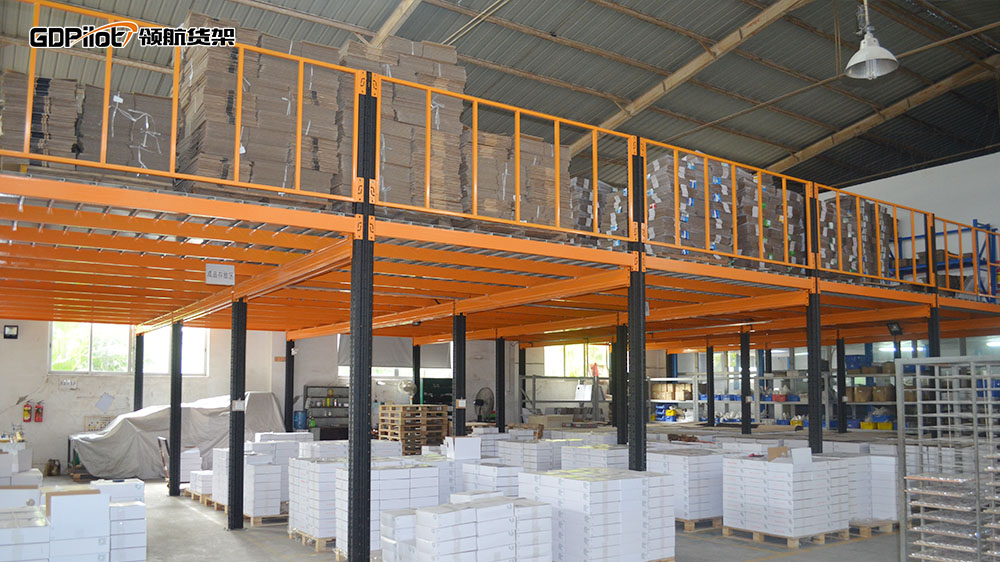 Attic shelves for small and medium-sized warehouses